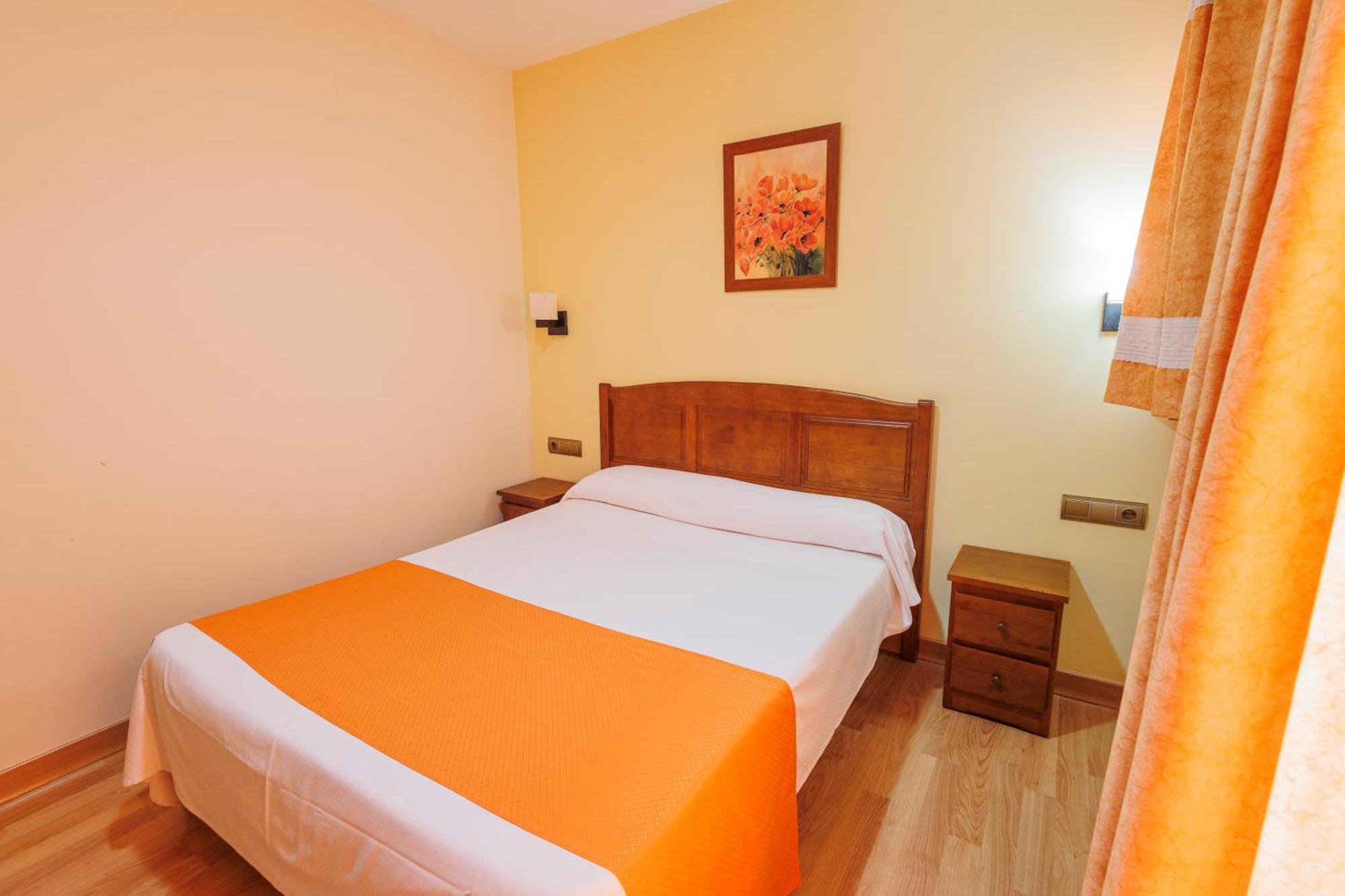 Hotel Pattaya Mocejon Bagian luar foto